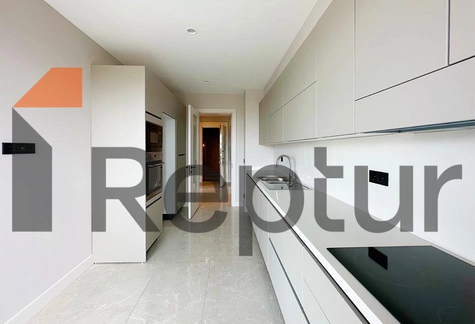 A grand project of family concept