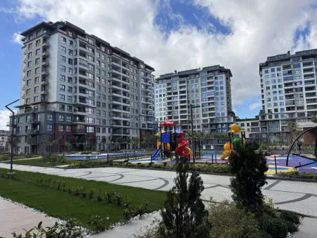 10th-Floor 4+1 in Referans Beylikdüzü: Sea & City Views