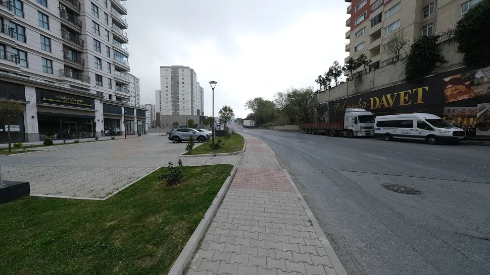 Spacious and modern outdoor parking area of the commercial property project in Basaksehir.