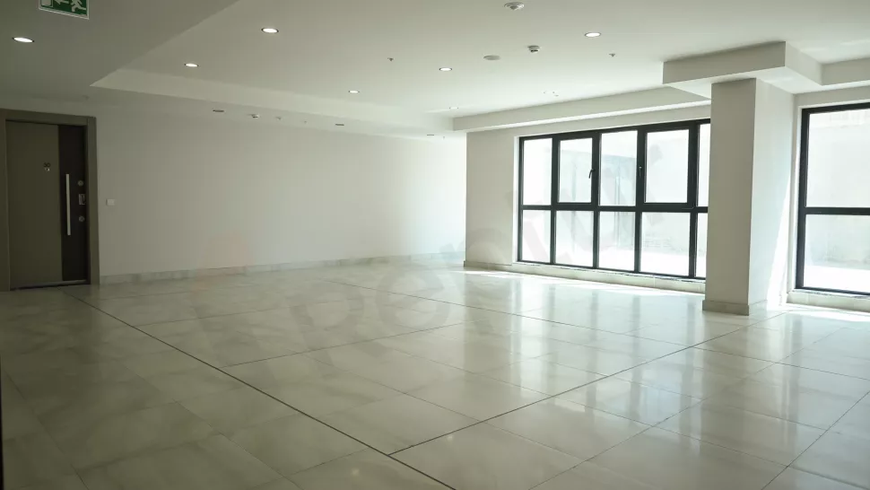 Modern Başakşehir Apartment: New Building with Indoor Pool & Parking
