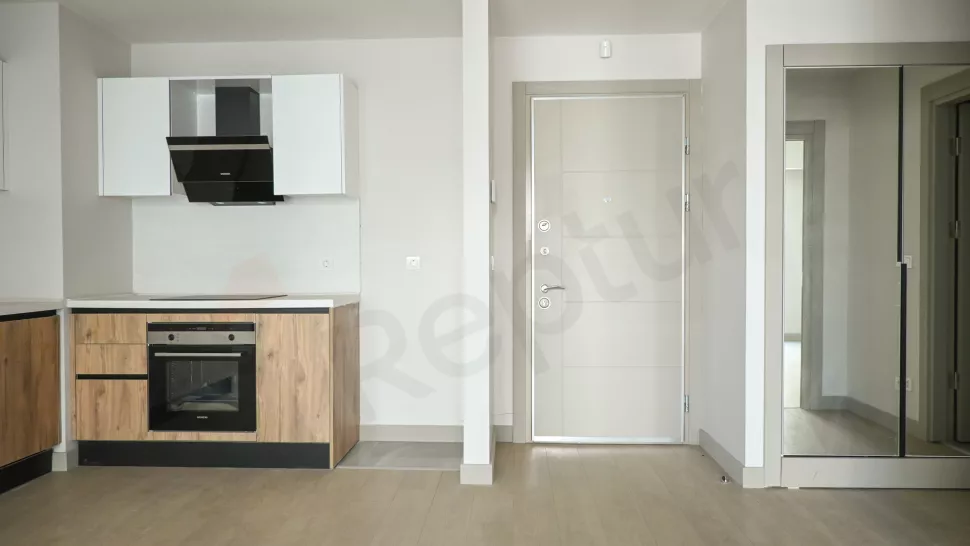 Modern Başakşehir Apartment: New Building with Indoor Pool & Parking