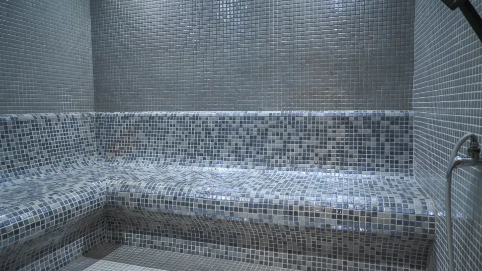 Modern Başakşehir Apartment: New Building with Indoor Pool & Parking
