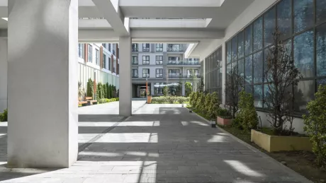 Modern Başakşehir Apartment: New Building with Indoor Pool & Parking
