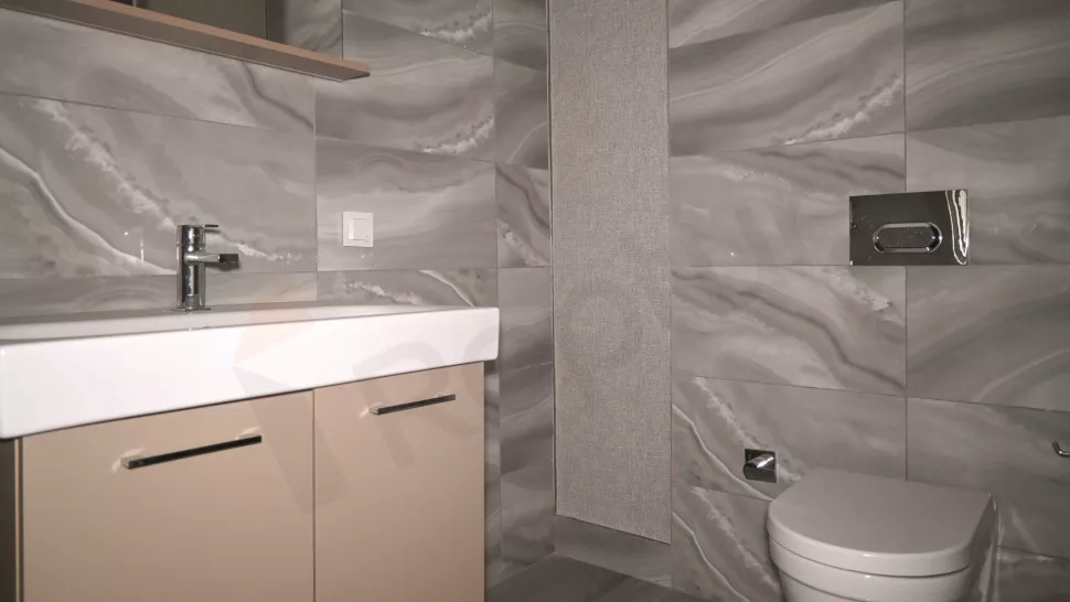 Modern Başakşehir Apartment: New Building with Indoor Pool & Parking