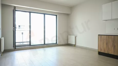 Modern Başakşehir Apartment: New Building with Indoor Pool & Parking