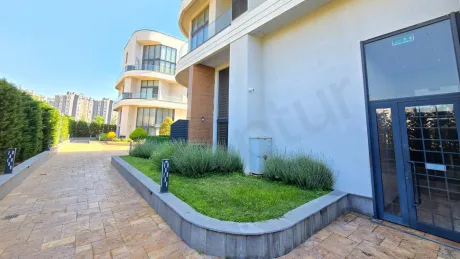 Spacious 2+1 in In Mari Marmara with Sea-View Social Terraces