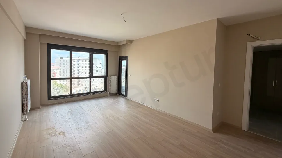 Modern and spacious bedroom image of a 123 square meter 3+1 apartment located in Pendik, Istanbul.