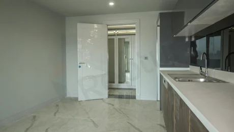 Spacious Esenyurt Apartment with Indoor Pool & Interest-Free Plan