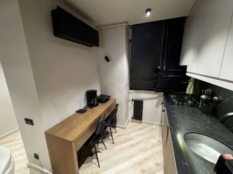 Accessible Urban Core: Furnished 2+1 in Besiktas Center