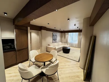 Accessible Urban Core: Furnished 2+1 in Besiktas Center