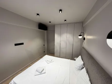 Accessible Urban Core: Furnished 2+1 in Besiktas Center