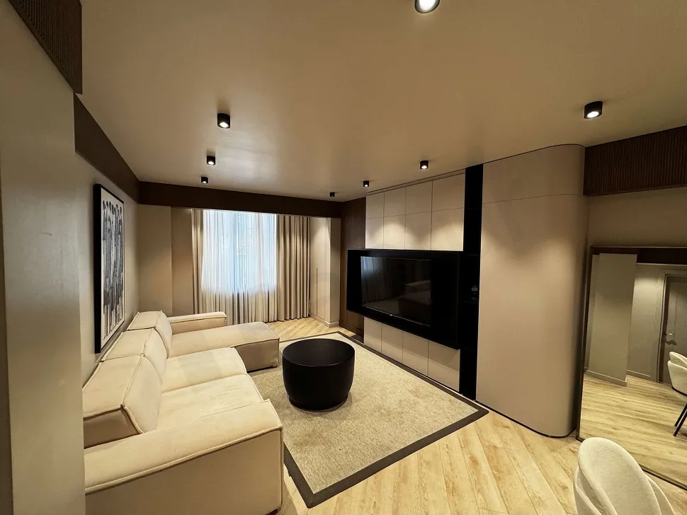 Accessible Urban Core: Furnished 2+1 in Besiktas Center