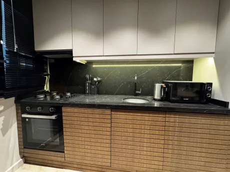 Accessible Urban Core: Furnished 2+1 in Besiktas Center