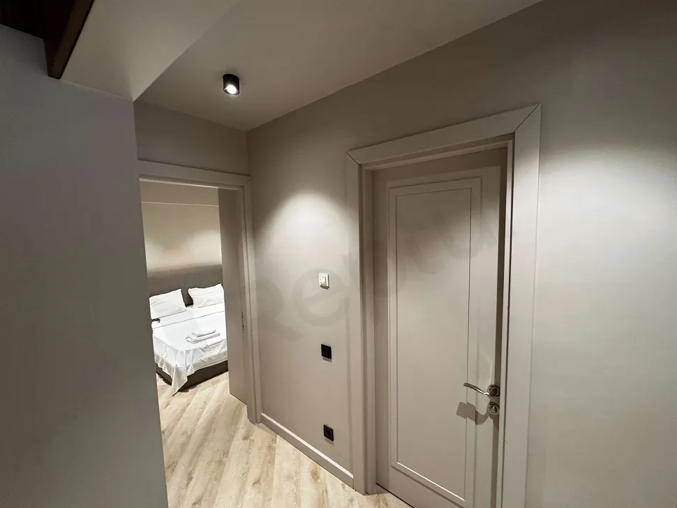 Accessible Urban Core: Furnished 2+1 in Besiktas Center