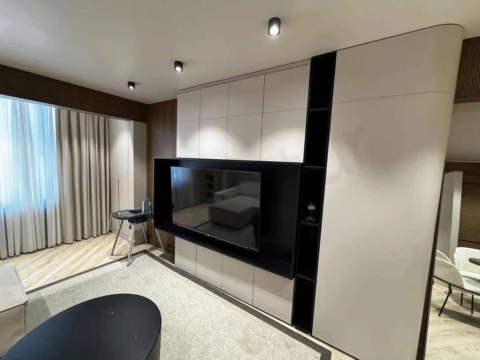 Accessible Urban Core: Furnished 2+1 in Besiktas Center