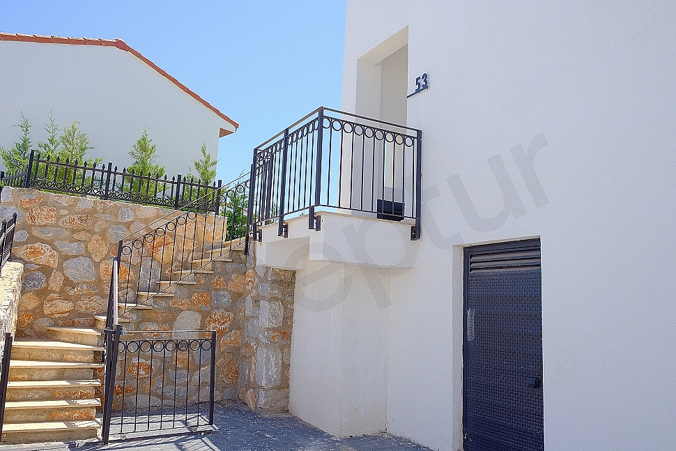 Entrance door detail of the villa.