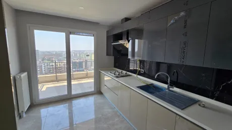 Beylikdüzü 11th-Floor 3+1 Apartment with Dual Panoramic Balconies