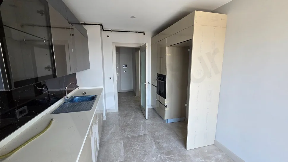 Modern and spacious kitchen design of a 4+1 duplex apartment for sale in Istanbul Beylikdüzü.