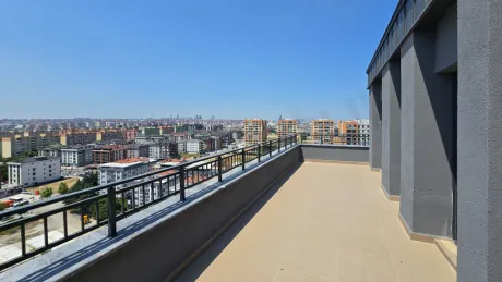 Spacious and wide terrace area of a modern duplex apartment in Beylikdüzü, Istanbul.