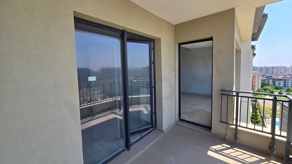 Spacious balcony with a city view of a 4+1 duplex apartment for sale in Beylikdüzü, Istanbul.
