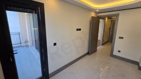 Beylikdüzü: 2+1 Apartment for Sale on 1st Floor in Yaşam Marina!