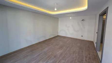 Beylikdüzü: 2+1 Apartment for Sale on 1st Floor in Yaşam Marina!