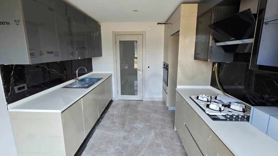 Bright 2+1 Apartment with Dual Balconies & Green City Views in Beylikdüzü