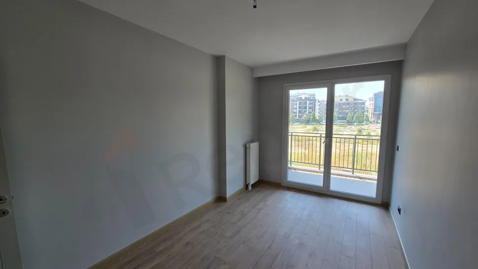 Bright 2+1 Apartment with Dual Balconies & Green City Views in Beylikdüzü