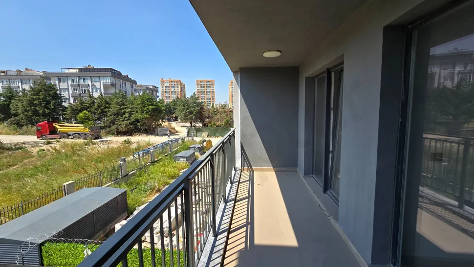 Bright 2+1 Apartment with Dual Balconies & Green City Views in Beylikdüzü