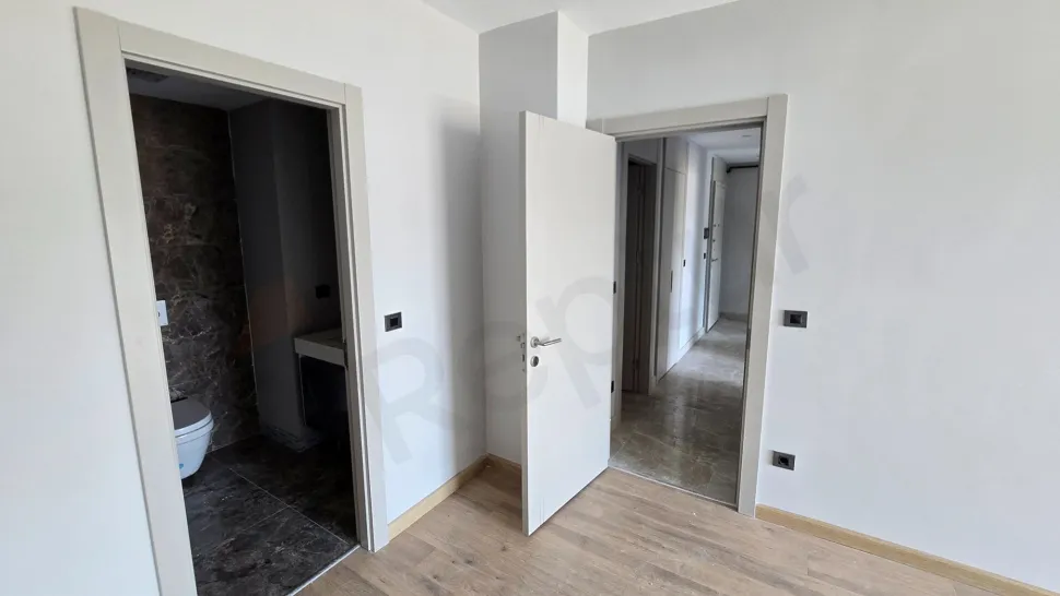 Bright 2+1 Apartment with Dual Balconies & Green City Views in Beylikdüzü