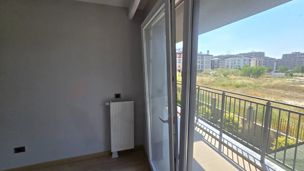 Bright 2+1 Apartment with Dual Balconies & Green City Views in Beylikdüzü