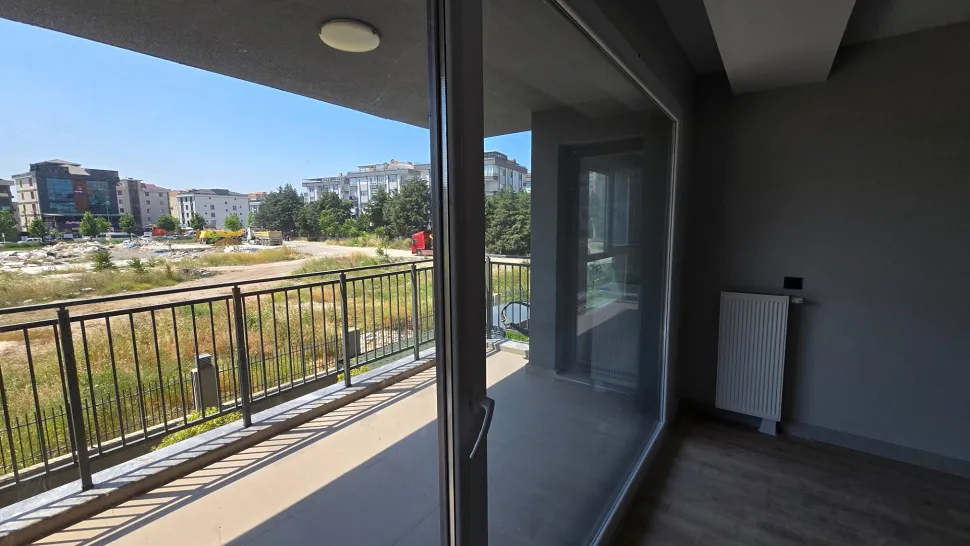 Bright 2+1 Apartment with Dual Balconies & Green City Views in Beylikdüzü