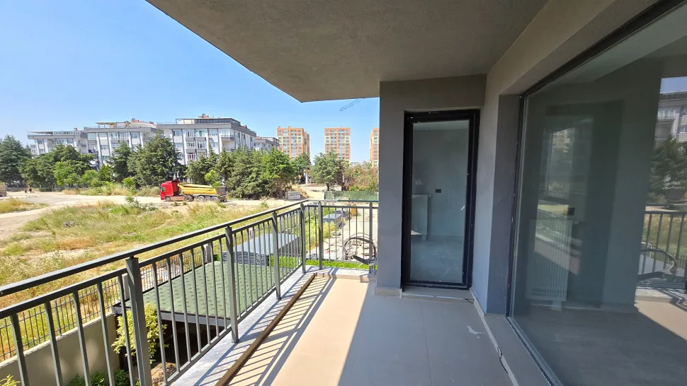 Bright 2+1 Apartment with Dual Balconies & Green City Views in Beylikdüzü