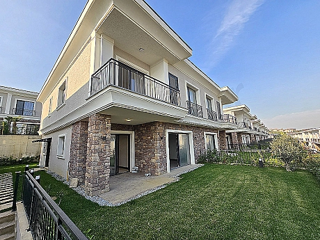 Exterior view of a villa for sale in Başakşehir.