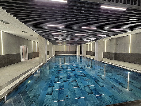 Image of an indoor swimming pool in Başakşehir.