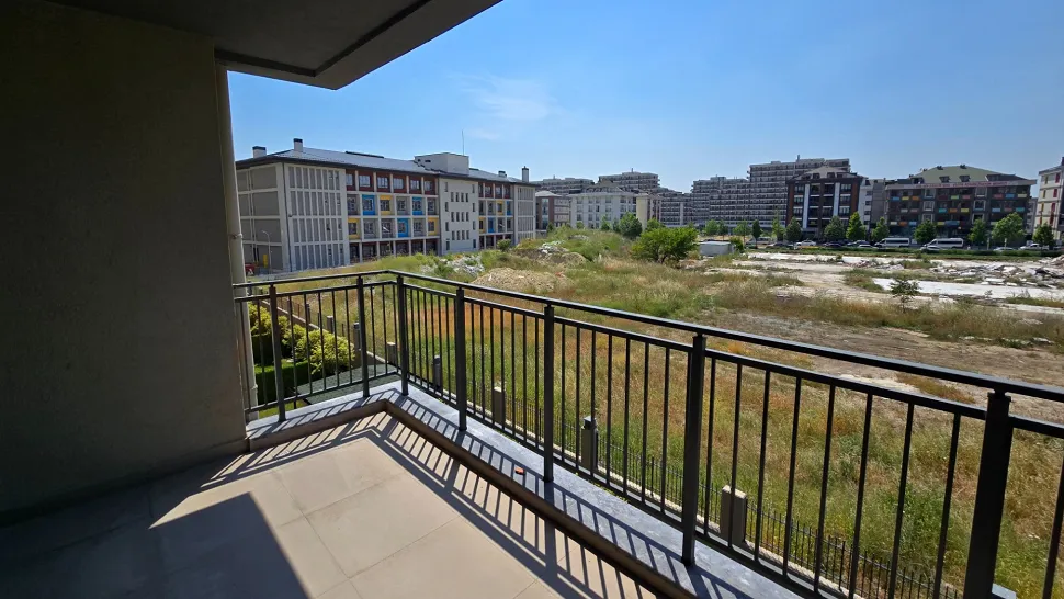 Double Balcony Luxury: Turnkey 2+1 with Scenic Vistas