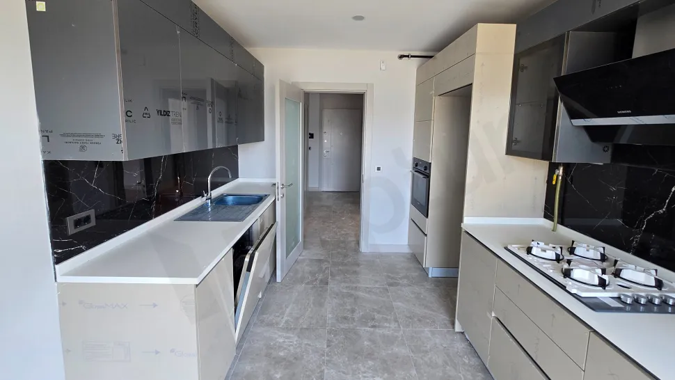 Double Balcony Luxury: Turnkey 2+1 with Scenic Vistas