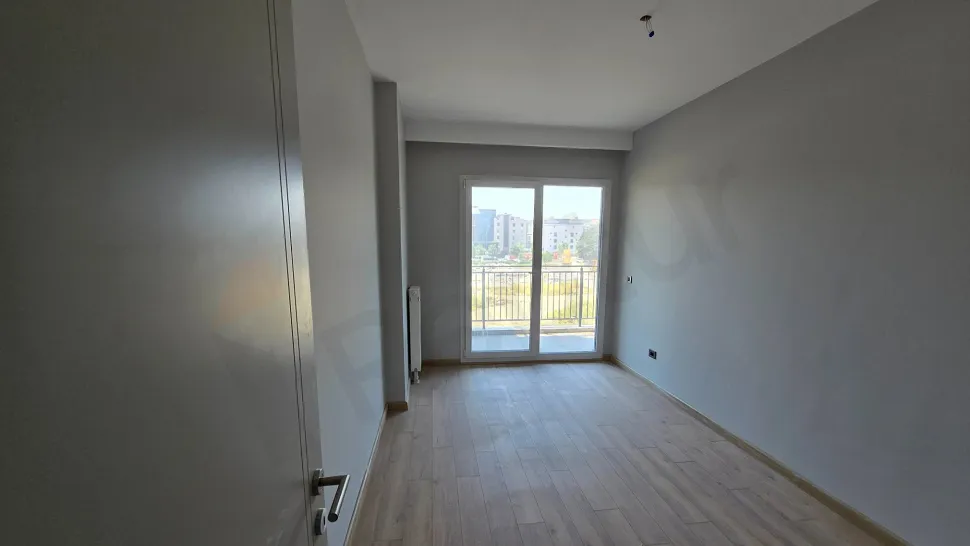 Double Balcony Luxury: Turnkey 2+1 with Scenic Vistas