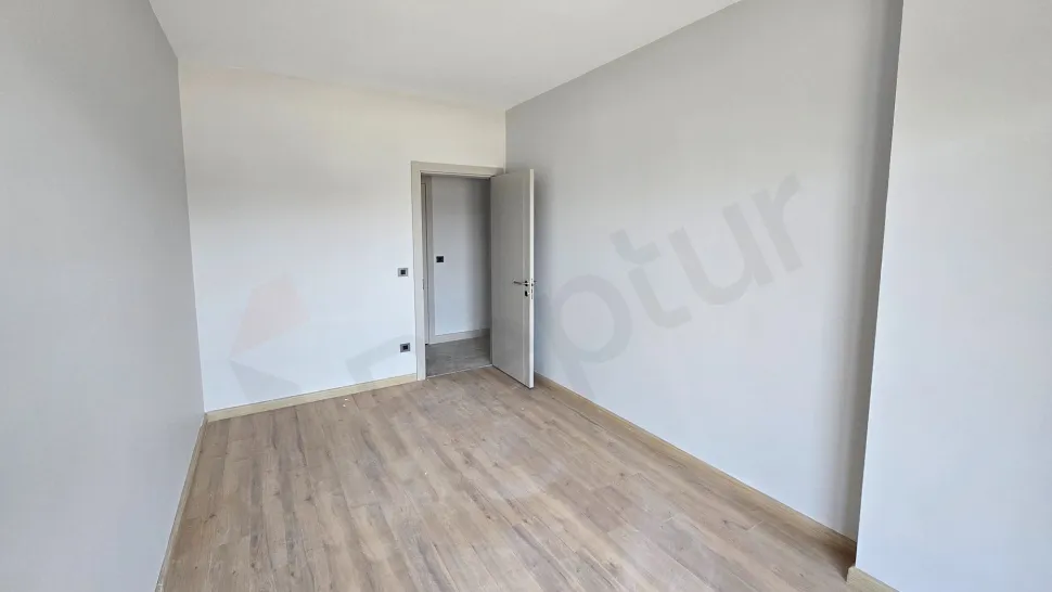 Double Balcony Luxury: Turnkey 2+1 with Scenic Vistas
