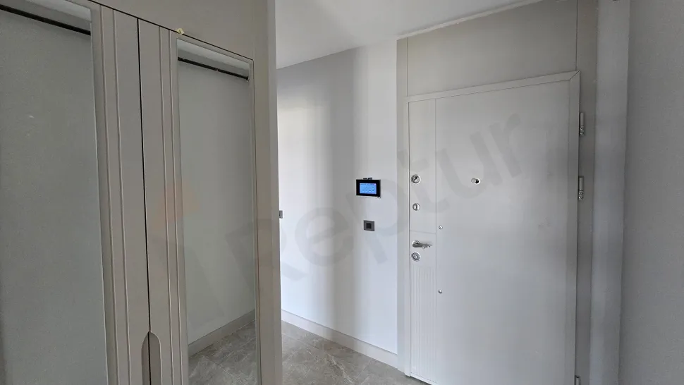 Double Balcony Luxury: Turnkey 2+1 with Scenic Vistas