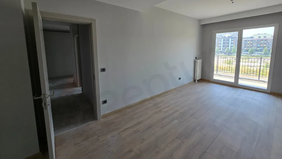 Double Balcony Luxury: Turnkey 2+1 with Scenic Vistas