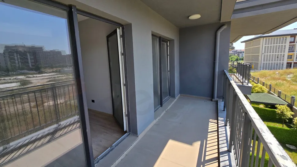 Double Balcony Luxury: Turnkey 2+1 with Scenic Vistas