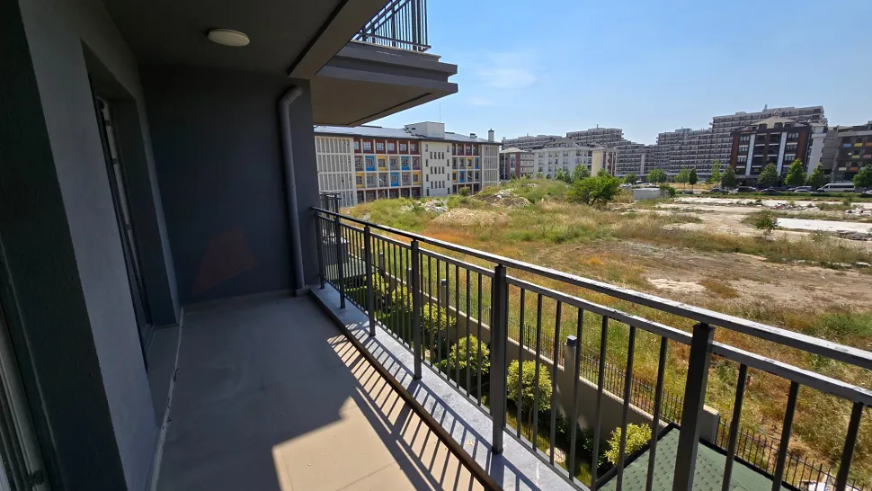 Double Balcony Luxury: Turnkey 2+1 with Scenic Vistas
