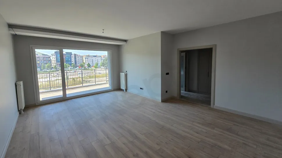 Double Balcony Luxury: Turnkey 2+1 with Scenic Vistas