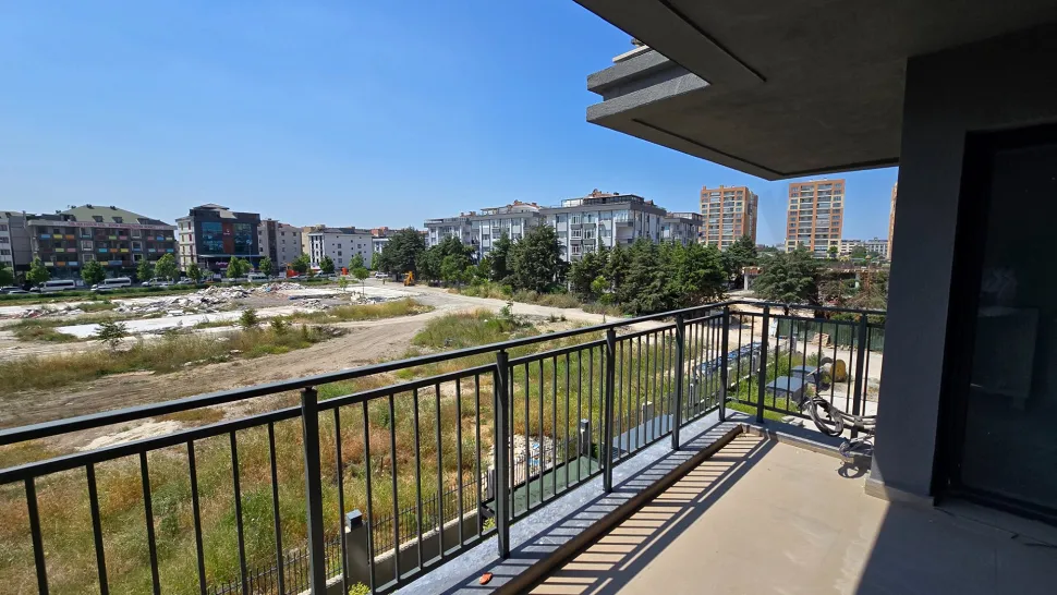 Double Balcony Luxury: Turnkey 2+1 with Scenic Vistas