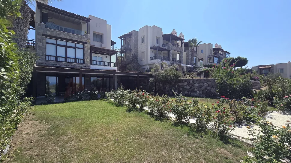 4+1 Duplex Villa for Sale in Yalikavak, Bodrum – Sea View & Private Living
