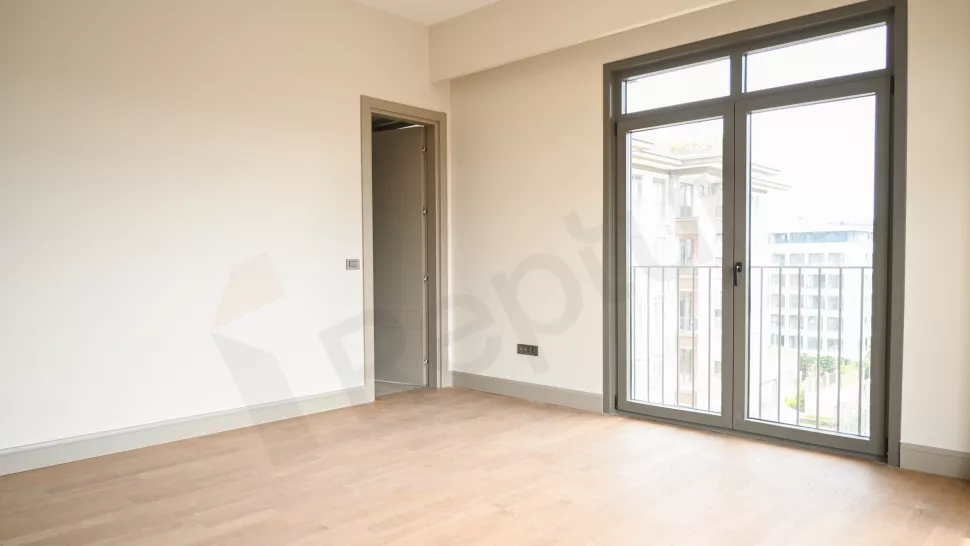Luxury Eyüpsultan Duplex: Premium Site with Indoor Pool