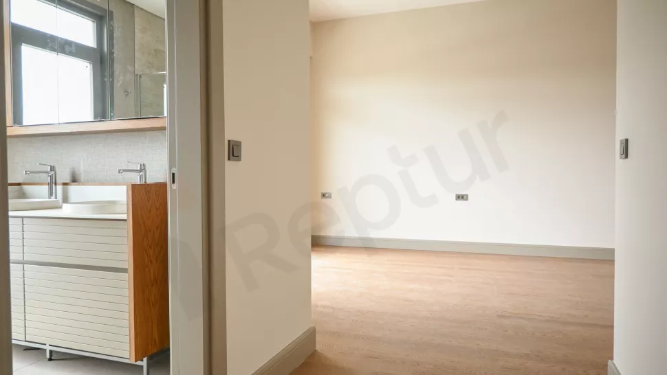 Luxury Eyüpsultan Duplex: Premium Site with Indoor Pool