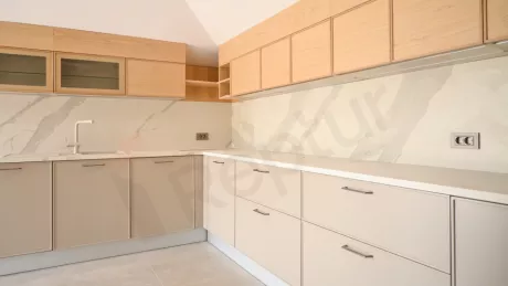 Luxury Eyüpsultan Duplex: Premium Site with Indoor Pool