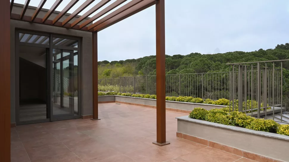 Luxury Eyüpsultan Duplex: Premium Site with Indoor Pool